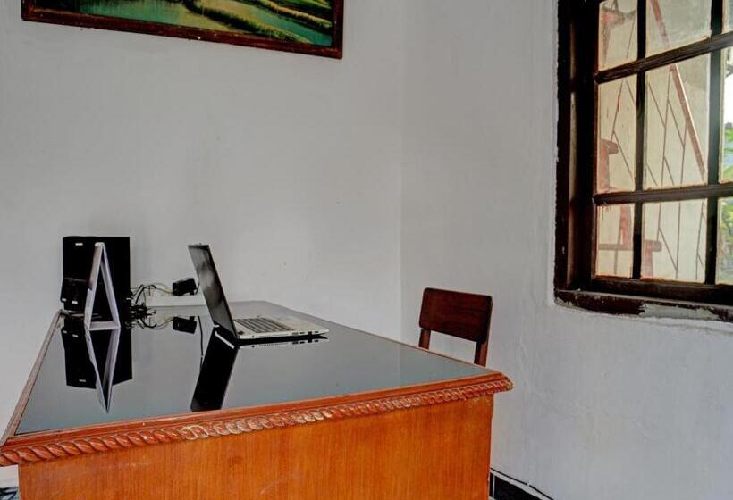 Отель Spot On 92856 Home Stay Syariah Aom Kusman