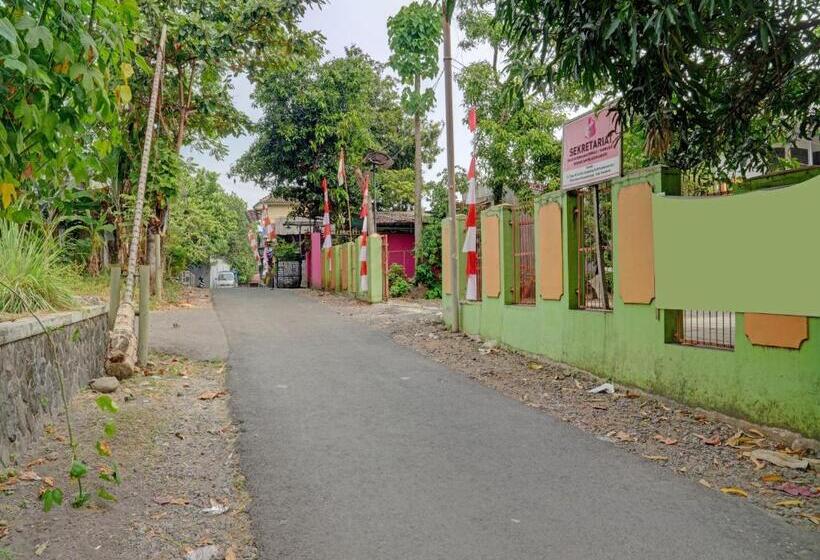 酒店 Spot On 92856 Home Stay Syariah Aom Kusman