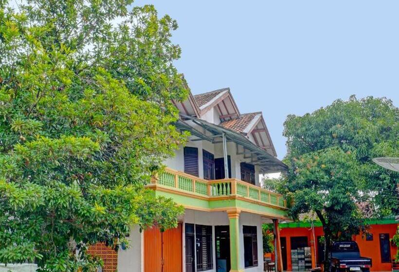 酒店 Spot On 92856 Home Stay Syariah Aom Kusman