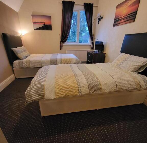 Мотель The Jolly Sailor