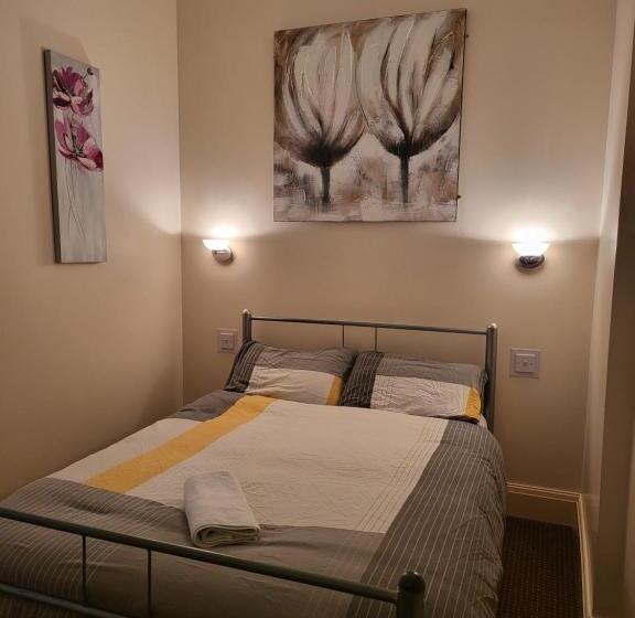 Мотель The Jolly Sailor