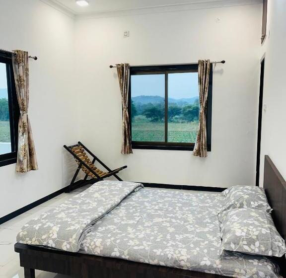 بنسيون Govardhan Villas Farm Stay