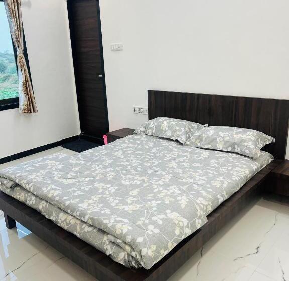 بنسيون Govardhan Villas Farm Stay