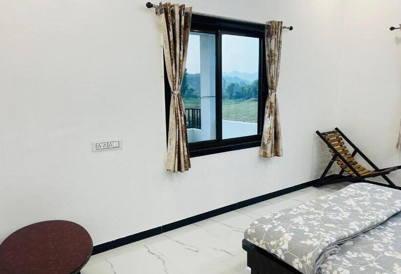 بنسيون Govardhan Villas Farm Stay