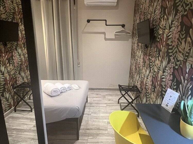 Пансион Kalasó Design Guest House   Rome Airport