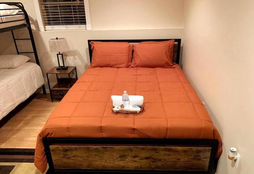 Пансион Room In House   The    Modern    Gem