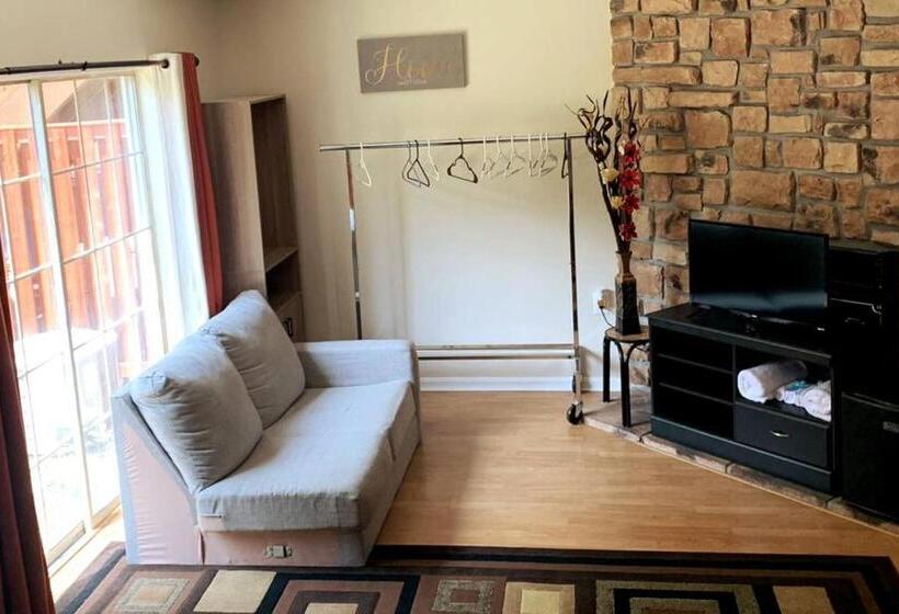 Пансион Room In House   The    Modern    Gem