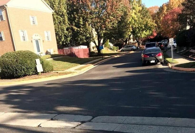 Пансион Room In House   The    Modern    Gem