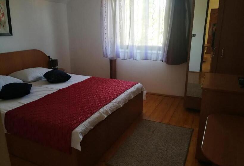 פנסיון Vila Marina