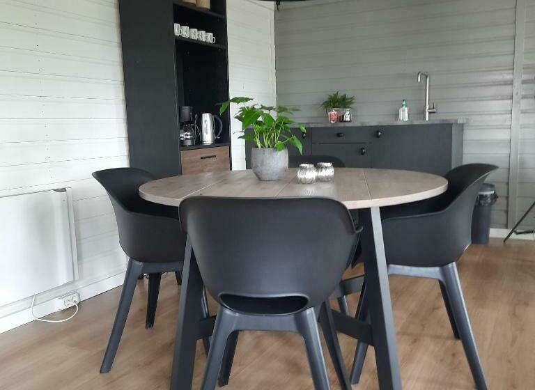 צימר Tuinkamer  T Strunerke