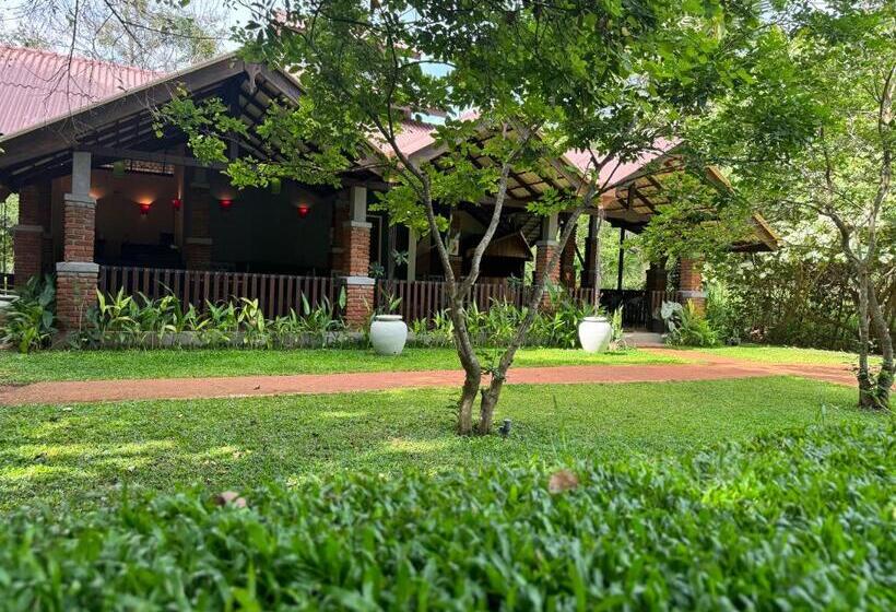 Foresta Resort Sigiriya