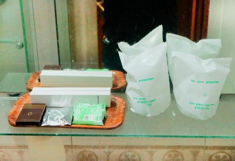 ホテル Candi Baru