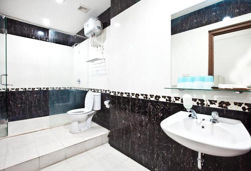 ホテル Candi Baru