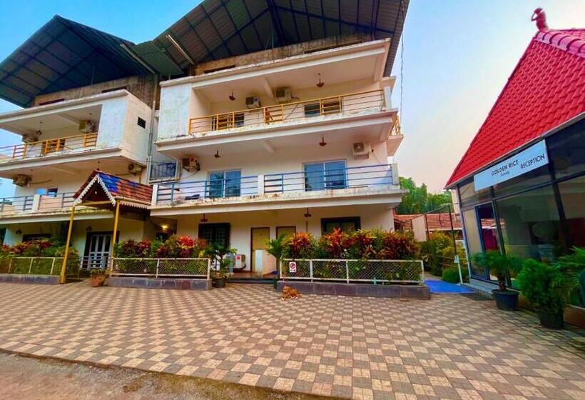 호텔 Golden Rice Inn Candolim, North Goa Near To Beach