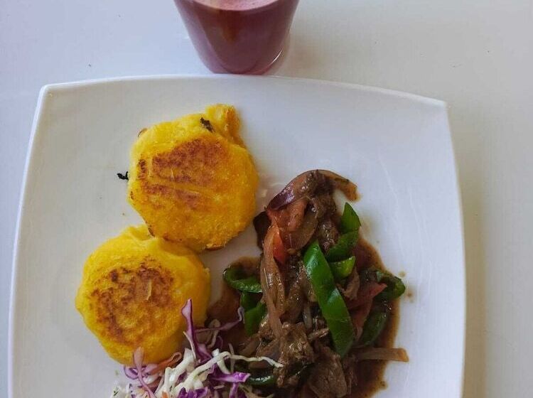 هتل Hostería Cacique Wasi