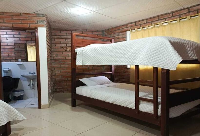 هتل Hostería Cacique Wasi