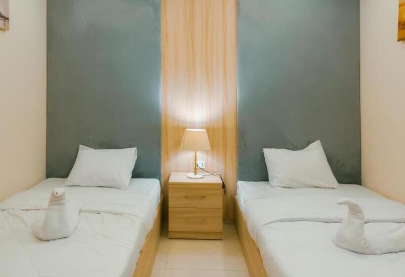 هتل Jumeirah Jacuzzi Pyramids View Inn