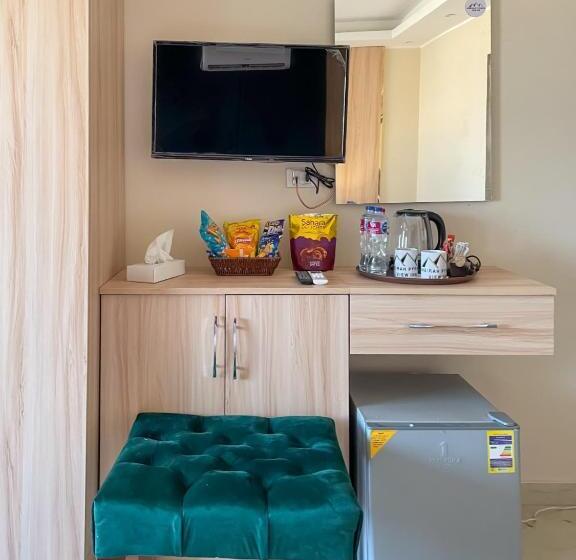 هتل Jumeirah Jacuzzi Pyramids View Inn