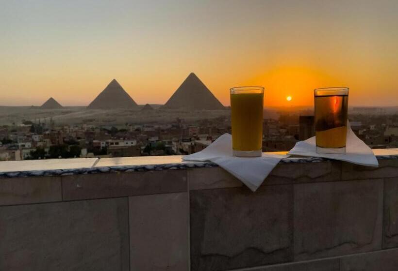 هتل Jumeirah Jacuzzi Pyramids View Inn