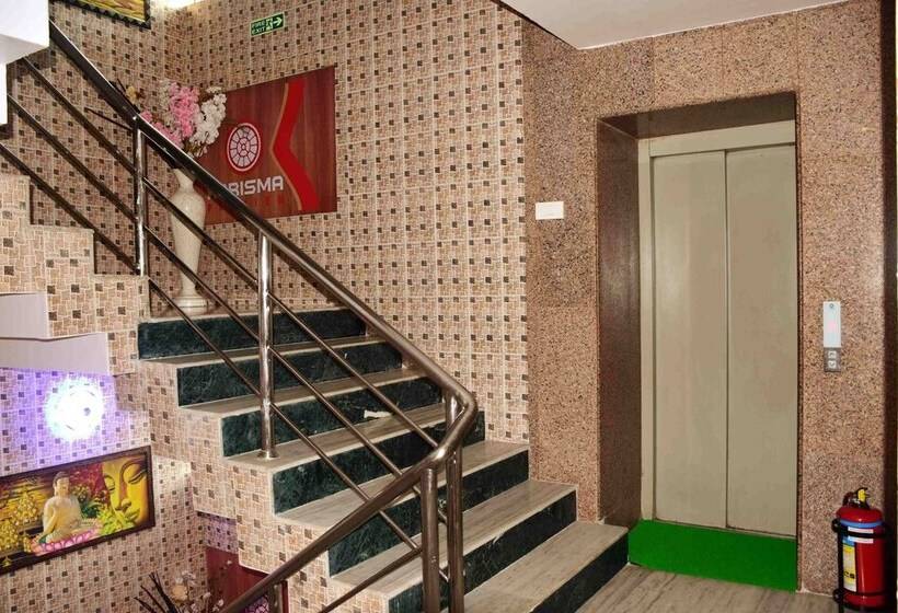 Отель Karisma Premium