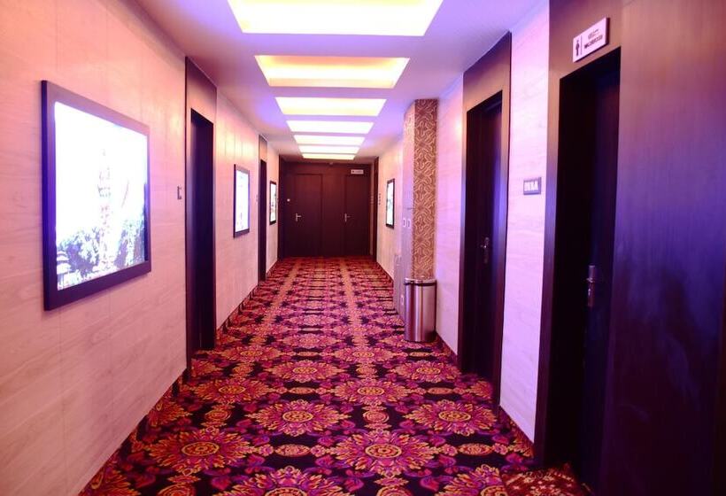 Отель Karisma Premium