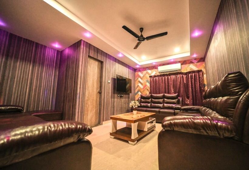 Отель Karisma Premium