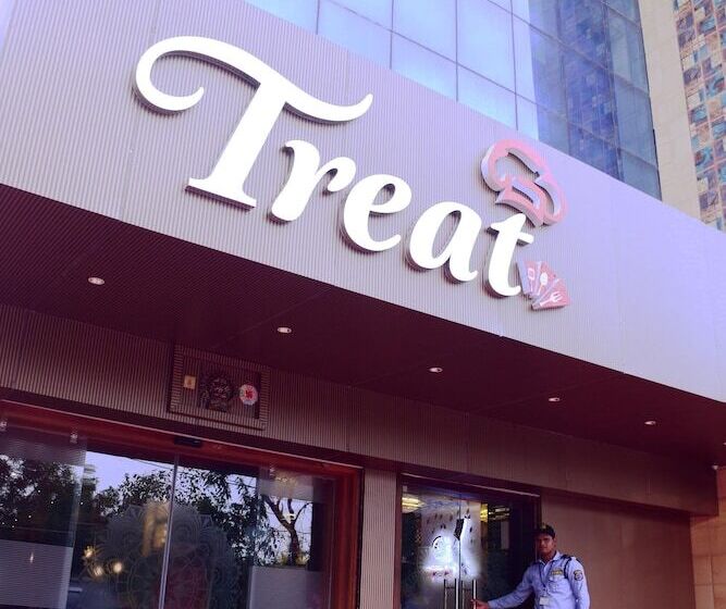 Отель Karisma Premium