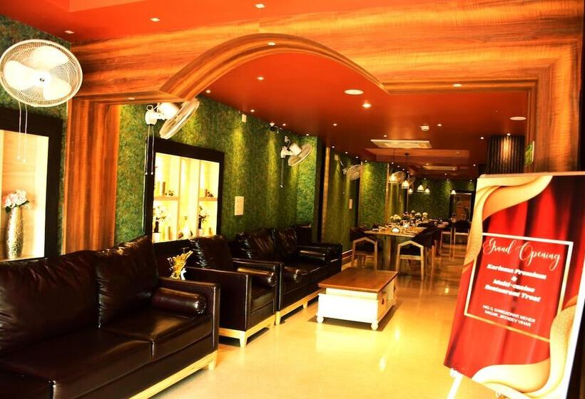 Отель Karisma Premium