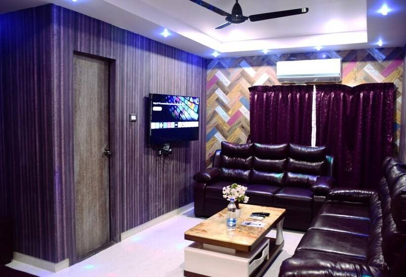 Отель Karisma Premium