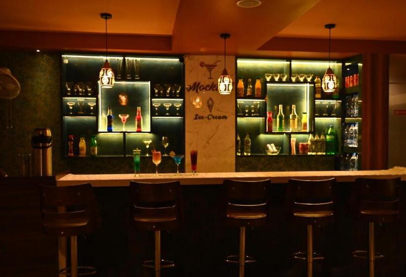 Отель Karisma Premium