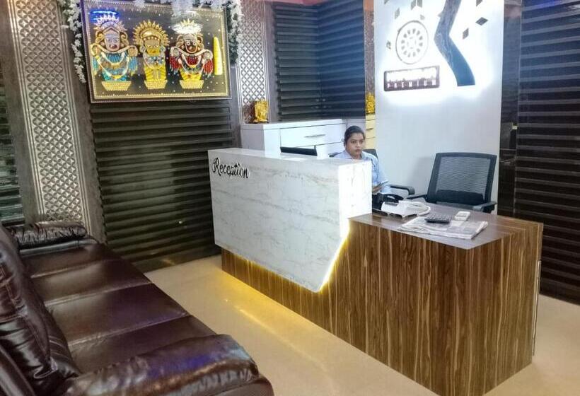 Отель Karisma Premium