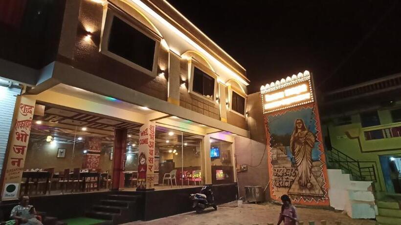 בית מלון כפרי Maheshwar Darshan