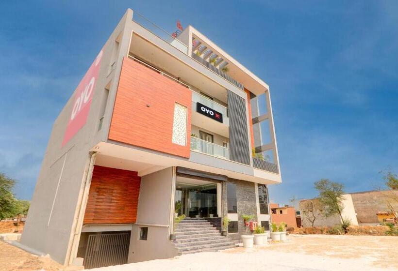 בית מלון כפרי Oyo Flagship Rao G