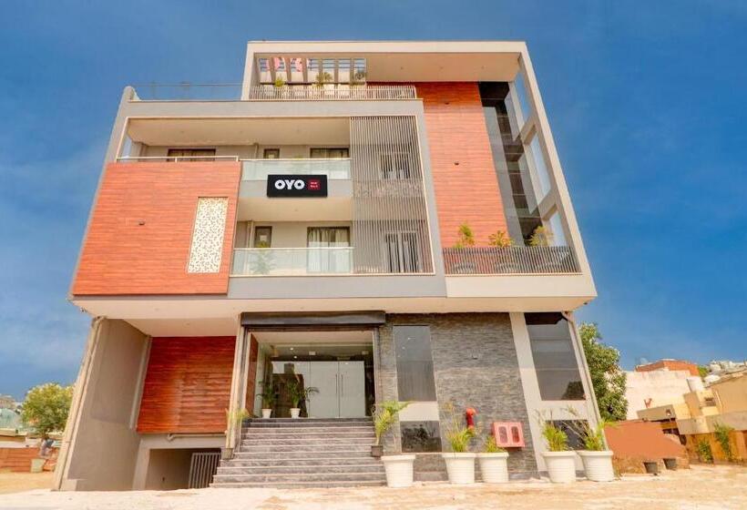 בית מלון כפרי Oyo Flagship Rao G