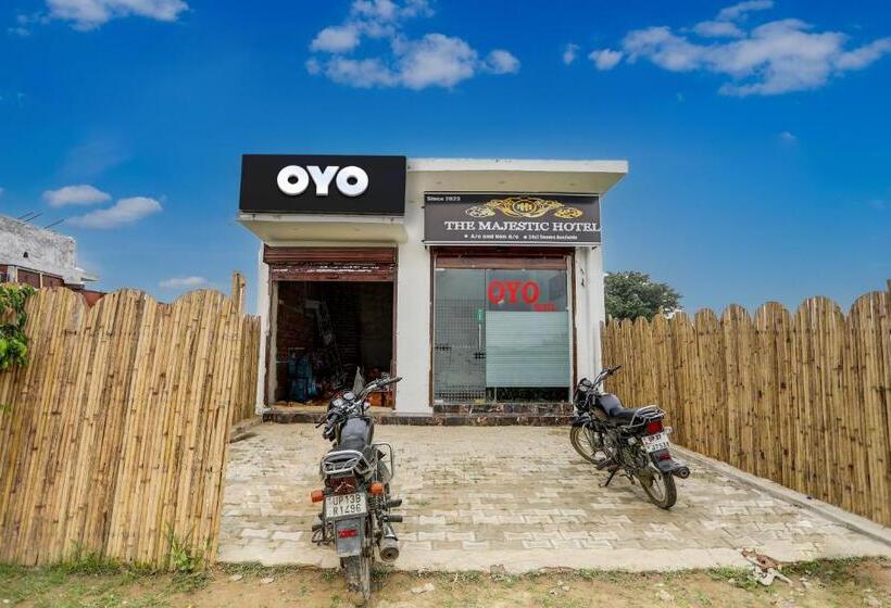 בית מלון כפרי Oyo Flagship The Majestic