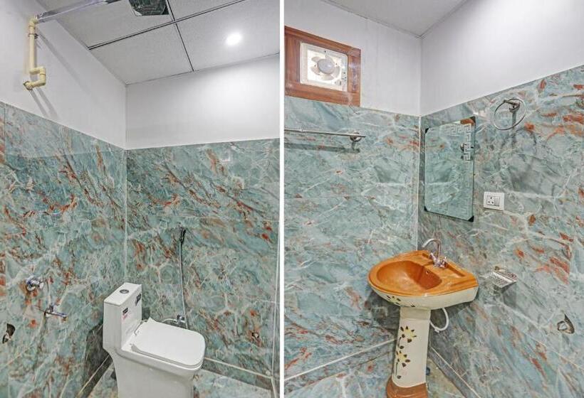 בית מלון כפרי Oyo Flagship The Majestic