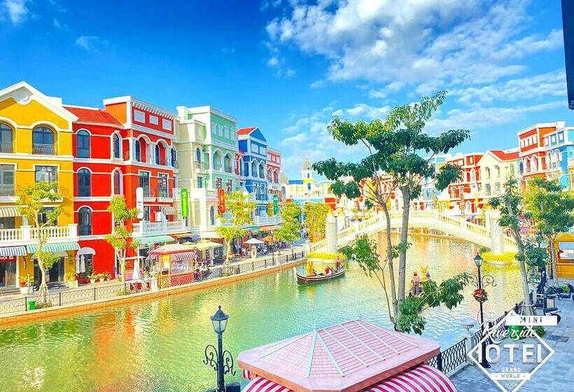 Riverside Mini Hotel Grand World