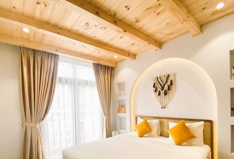 Riverside Mini Hotel Grand World