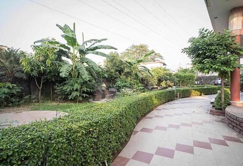 בית מלון כפרי Riverview