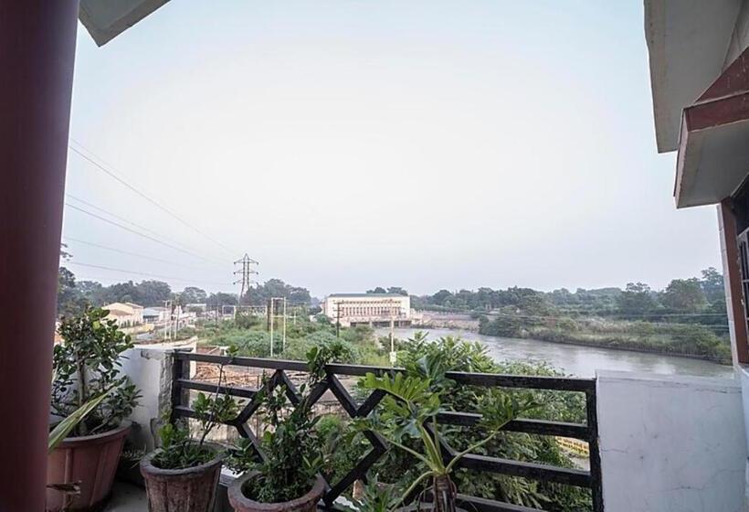 בית מלון כפרי Riverview