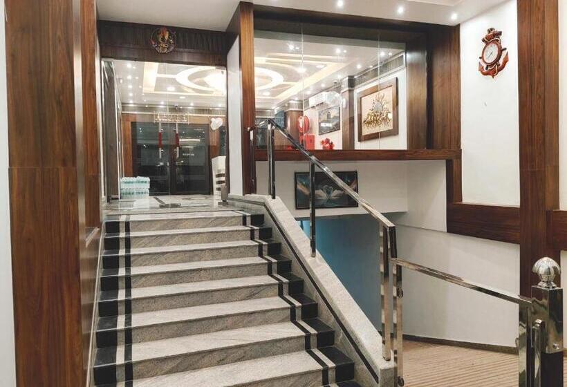 Отель The Shree Jee Palace