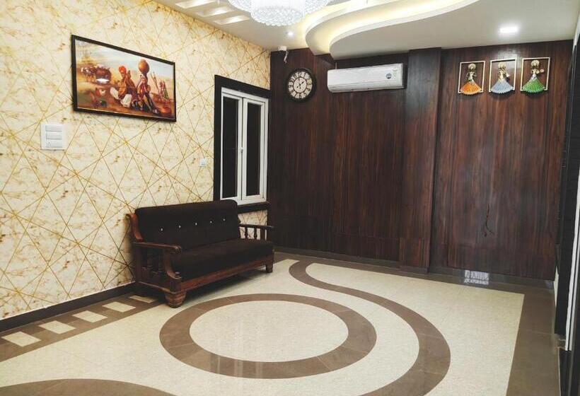 Отель The Shree Jee Palace