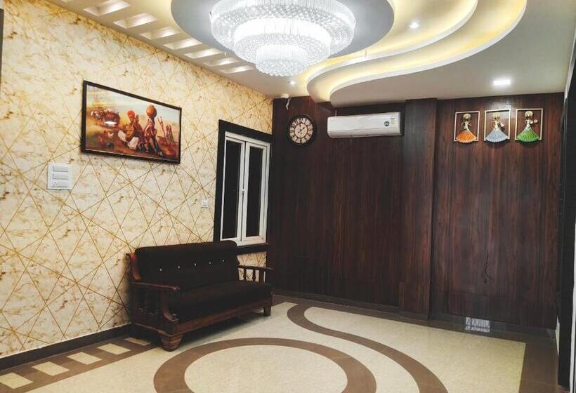 Отель The Shree Jee Palace