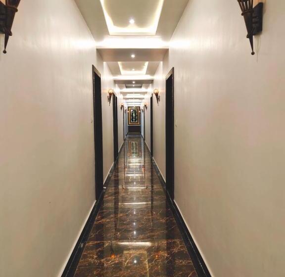 Отель The Shree Jee Palace