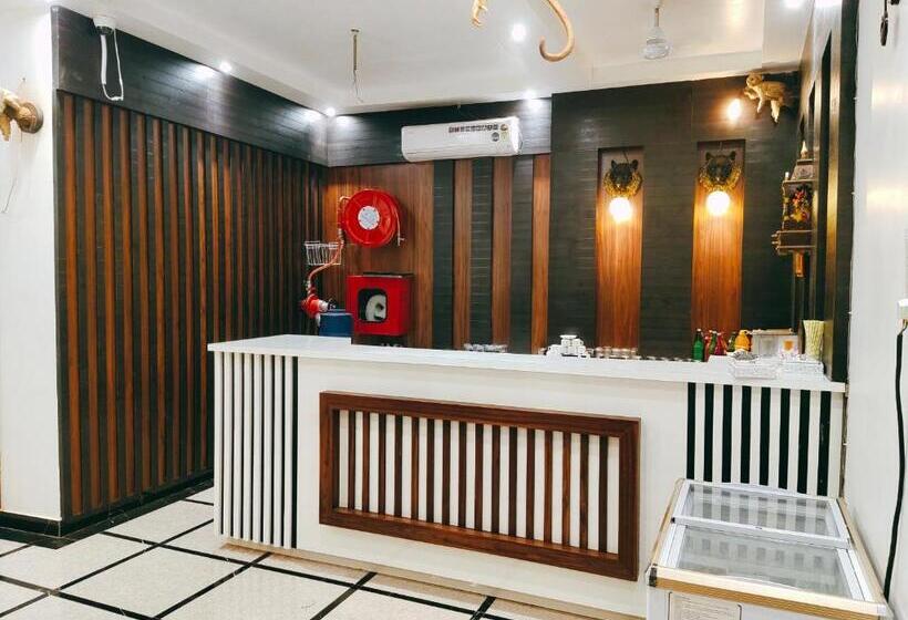 Отель The Shree Jee Palace