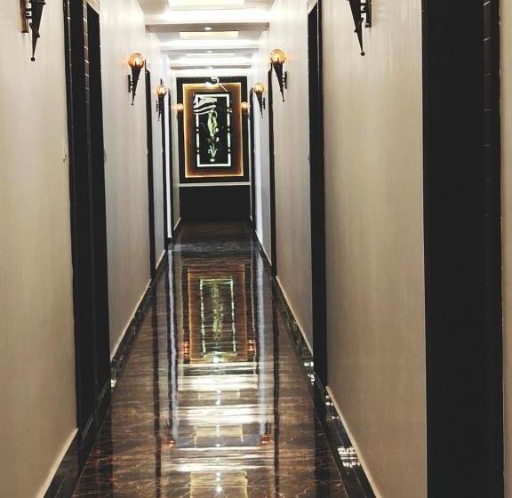 Отель The Shree Jee Palace