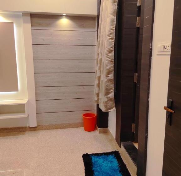 Отель The Shree Jee Palace