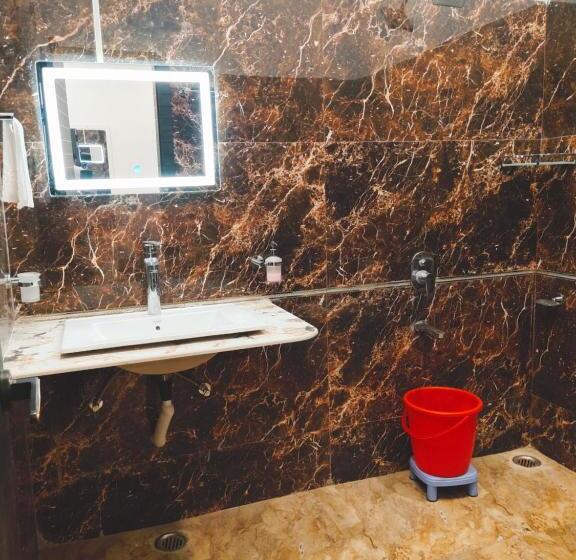 Отель The Shree Jee Palace