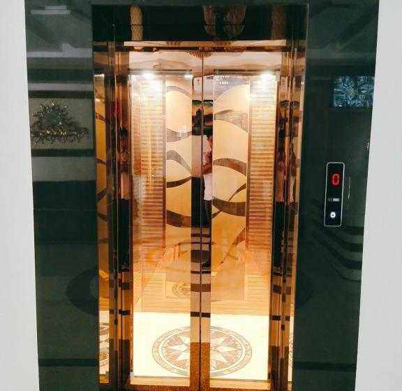 Отель The Shree Jee Palace