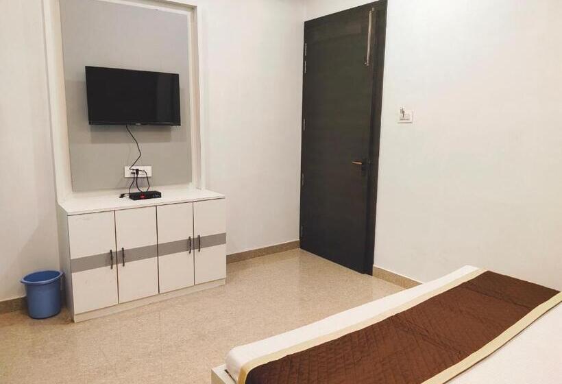 Отель The Shree Jee Palace